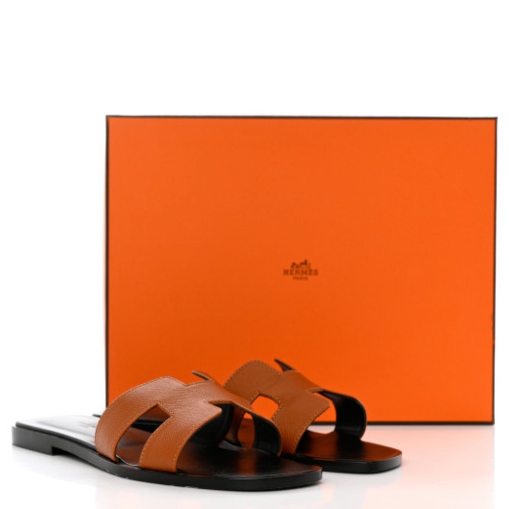 HERMES
Epsom Oran Sandals 37.5 Naturel